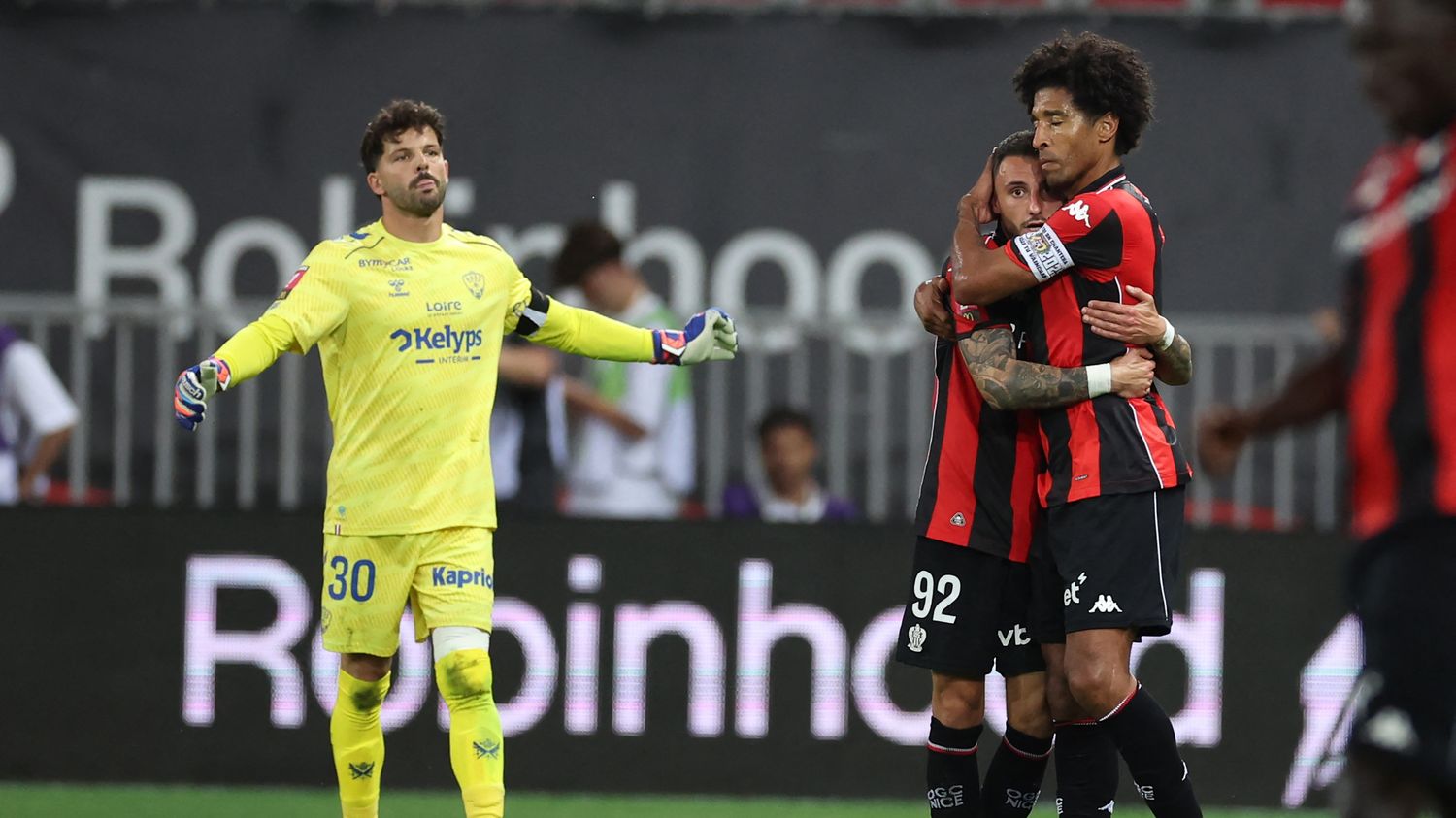 Nice sauve sa place en Ligue 1 après un barrage victorieux contre Saint-Étienne