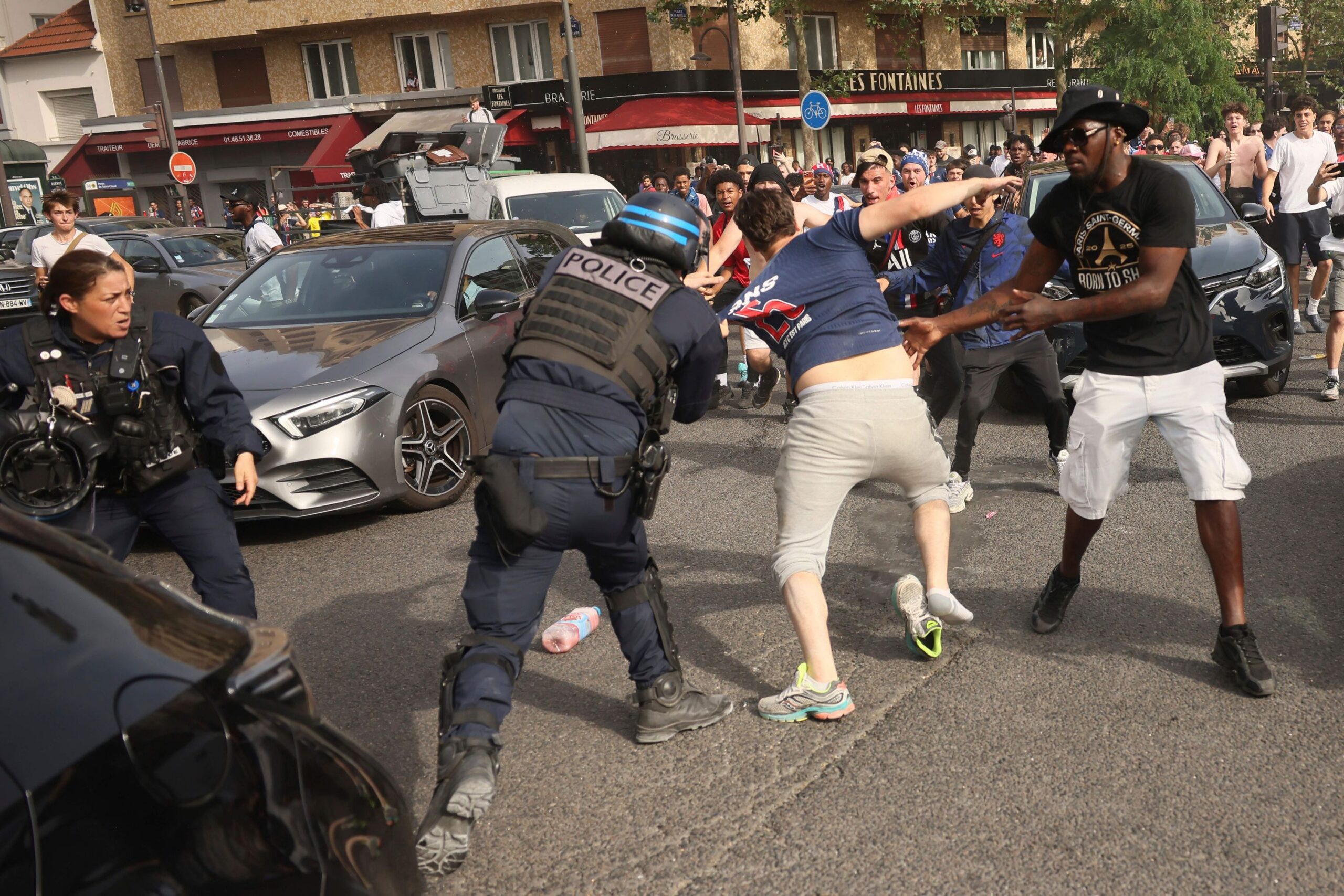 Ambiance électrique à porte de Saint-cloud pour la finale de Ligue des champions