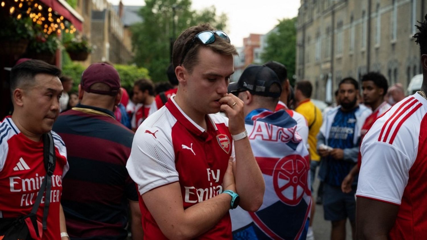 Fair-play des fans d&rsquo;arsenal après la défaite en finale de la ligue des champions face au psg