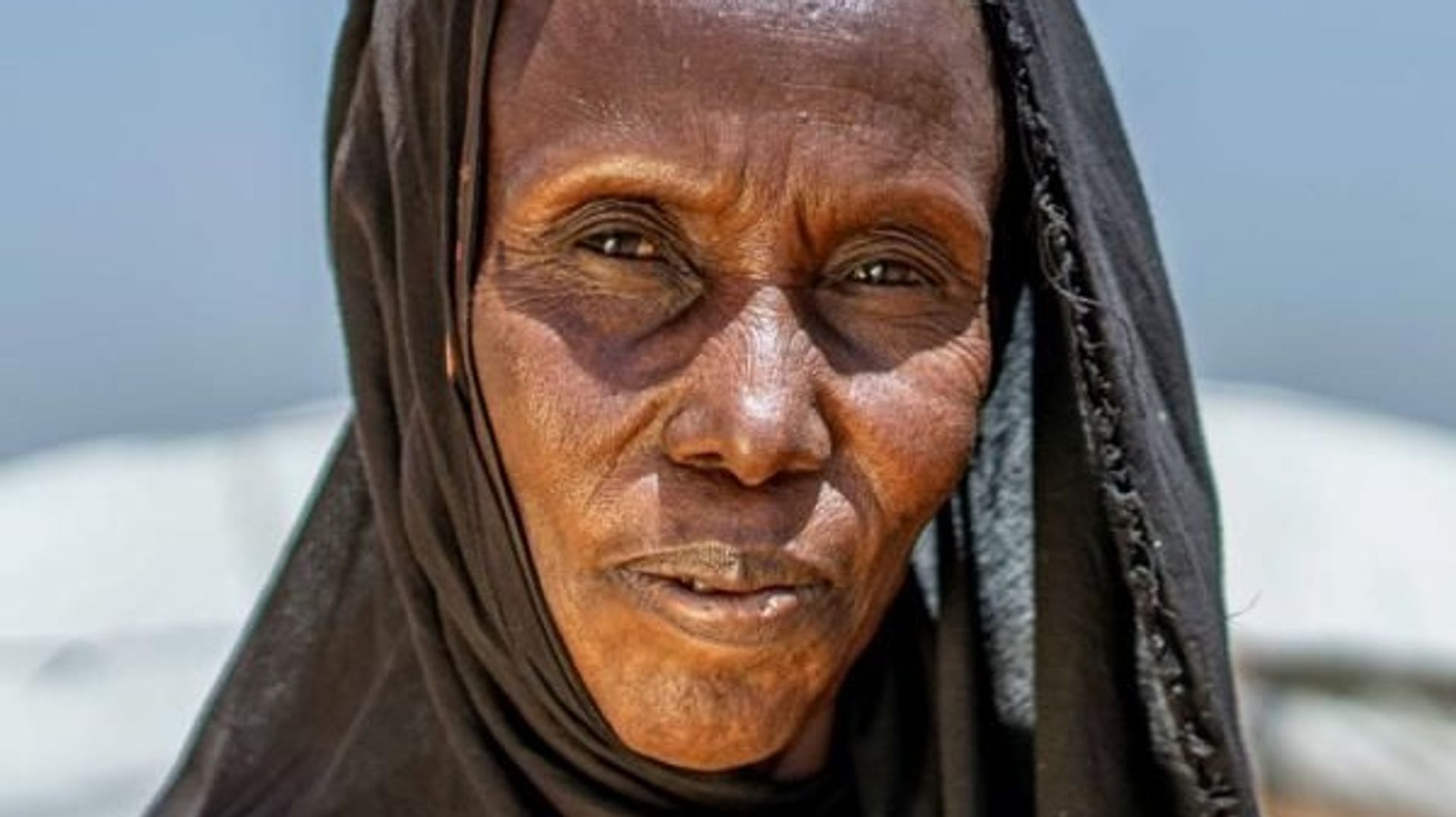 Regard sur le Mali : une exposition aux Halles Saint-Géry alerte sur la situation humanitaire