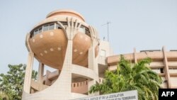 Vue générale de la Cour de répression des infractions économiques et du terrorisme (CRIET), à Porto-Novo, au Bénin.