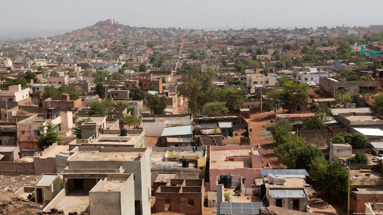 Le blocus instauré par des djihadistes bloquent les déplacements vers et depuis Bamako Aboubacar Traore/REUTERS