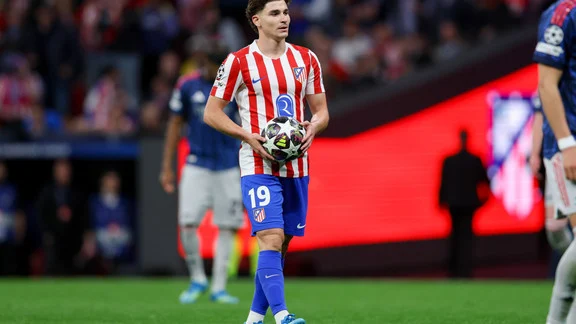 Julian Alvarez en action avec le maillot de l'Atlético Madrid
