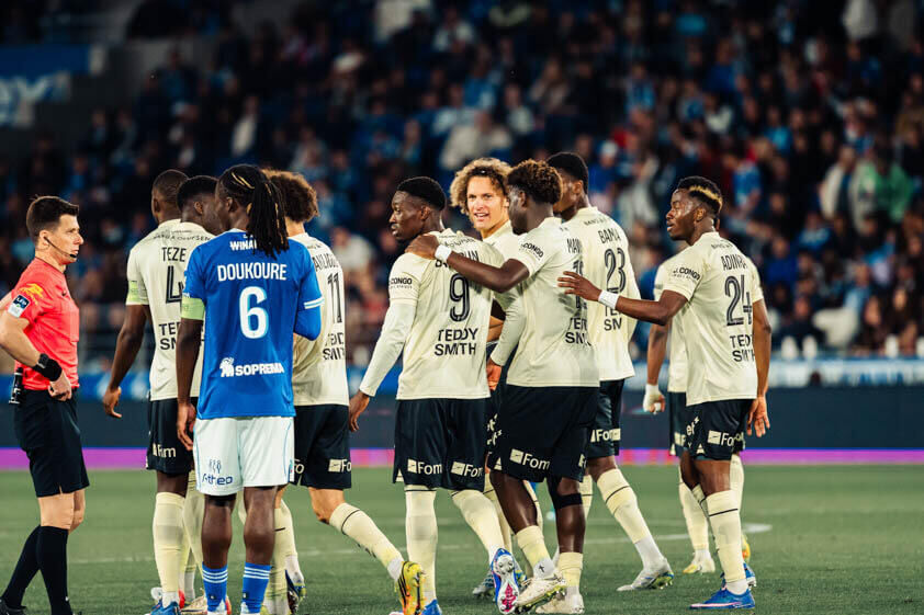 Lamine Camara célèbre un but contre Strasbourg