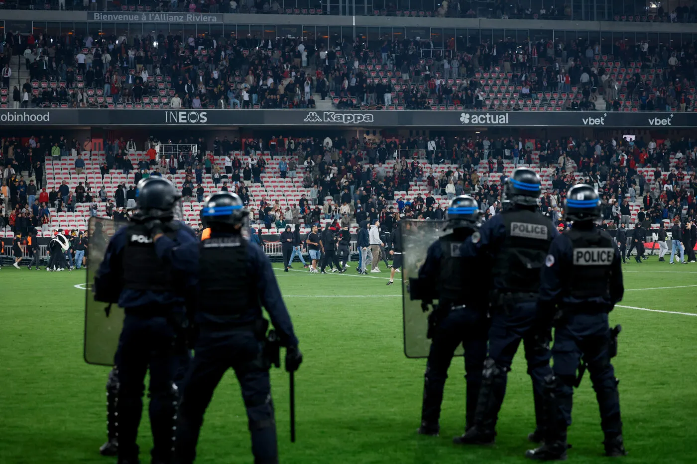 Sanctions lourdes pour Nice avant les barrages contre Saint-Étienne