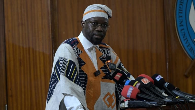 Le Premier ministre sénégalais Ousmane Sonko s'exprime lors d'un discours à l'université Cheikh Anta Diop de Dakar, le 16 mai 2024