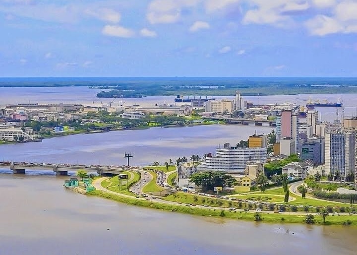 Côte d&rsquo;Ivoire : le moteur économique de l&rsquo;UEMOA distance les pays de l&rsquo;AES