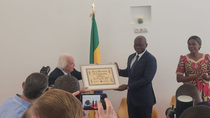 Le courage politique gabonais salué à l&rsquo;international