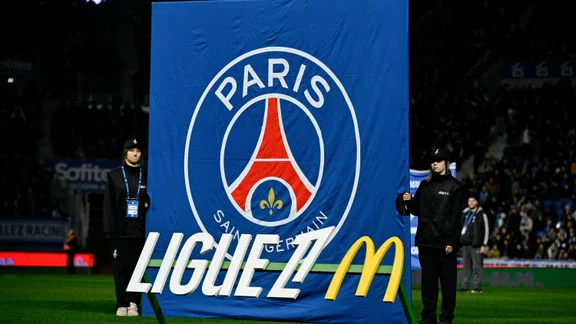 Kang-In Lee, joueur du PSG, en action lors d'un match