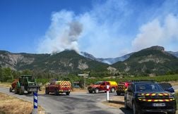 Deux colonies de vacances évacuées en raison d’un incendie dans la Drôme