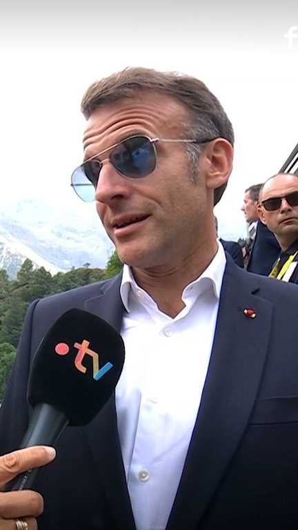 Emmanuel Macron : "Ce soir, on sera tous derrière nos Bleus". (-)