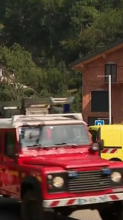 Incendies : un pompier de 22 ans meurt en intervention (France 2)