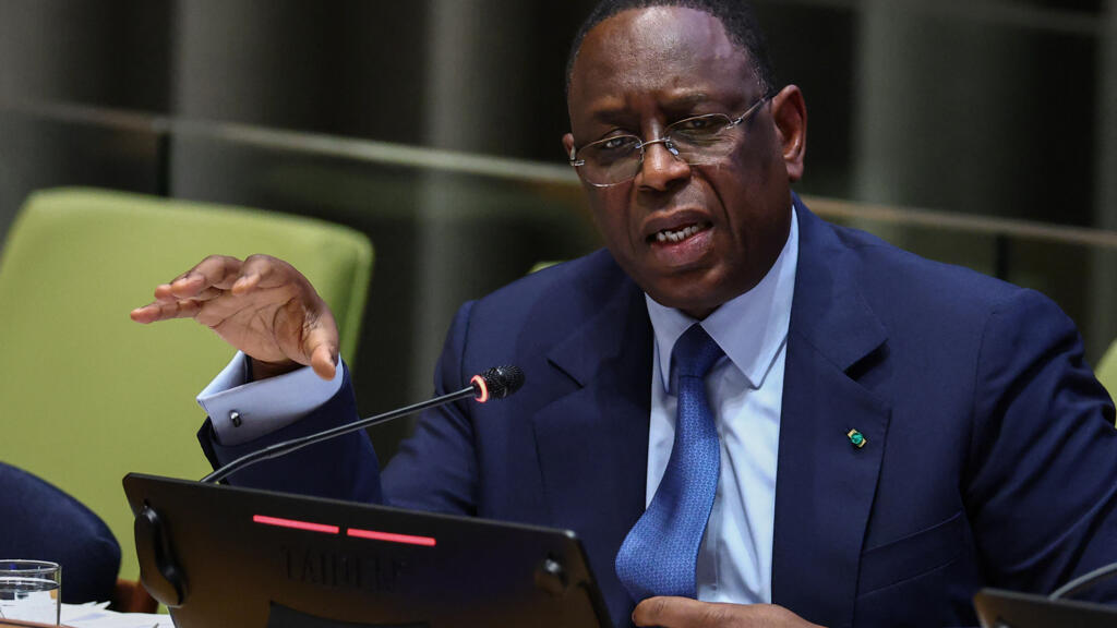 L'ancien président sénégalais Macky Sall s'exprime lors d'une audition en vue de sa candidature au poste de secrétaire général des Nations unies, au siège de l'ONU à New York, le 22 avril 2026.
