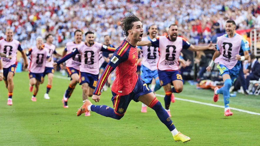 Ferran Torres, attaquant espagnol buteur en finale de la Coupe du monde, suivi par le Paris Saint-Germain