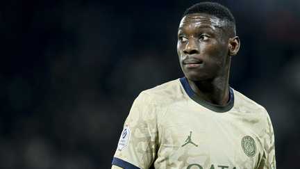 Randal Kolo Muani en action avec le PSG lors d'un match de Ligue 1 contre le Stade Brestois en janvier 2024