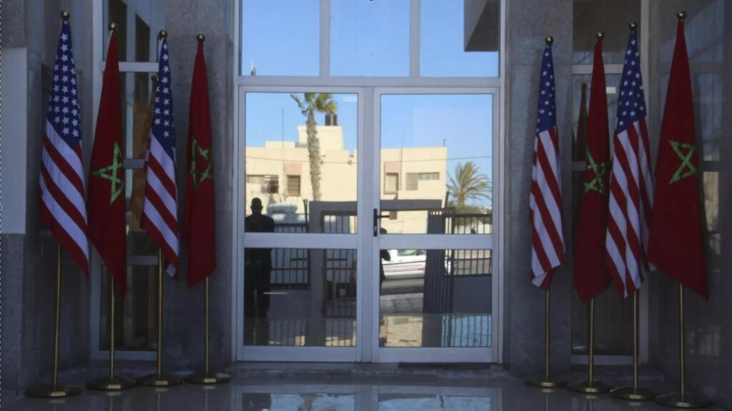 Diplomates américains et marocains en discussion lors d'une réunion récente