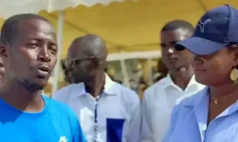 Abdou Lô, frère du Premier ministre, rejoint le PASTEF Abdou Lô, frère du Premier ministre, rejoint le PASTEF