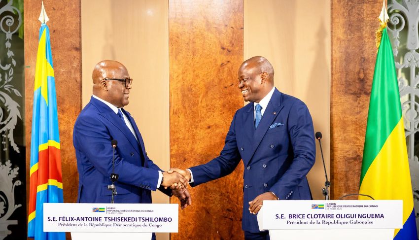 Les présidents Brice Clotaire Oligui Nguema et Félix Tshisekedi à Libreville