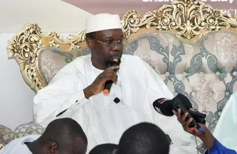 Serigne Habib Sy et Ousmane Sonko lors de l'adhésion au Pastef à Tivaouane Serigne Habib Sy et Ousmane Sonko lors de l'adhésion au Pastef à Tivaouane